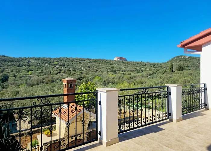 Olive Grove Retreat *