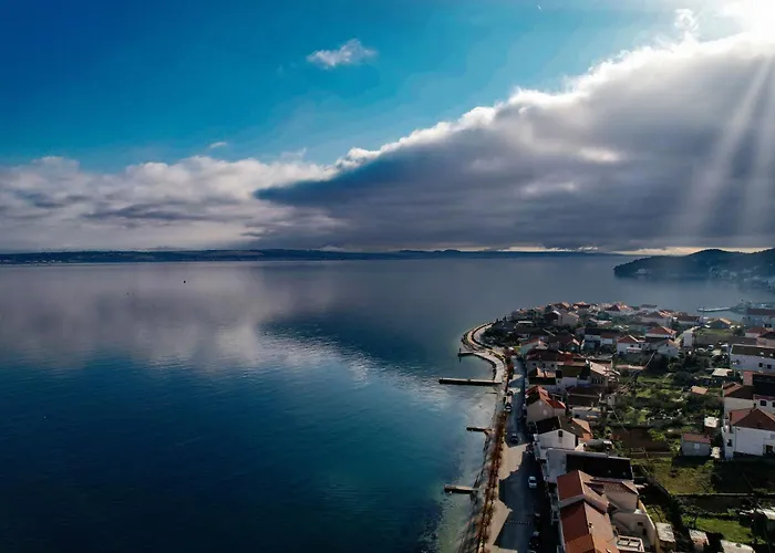 Апартаменты Olive Grove Retreat *