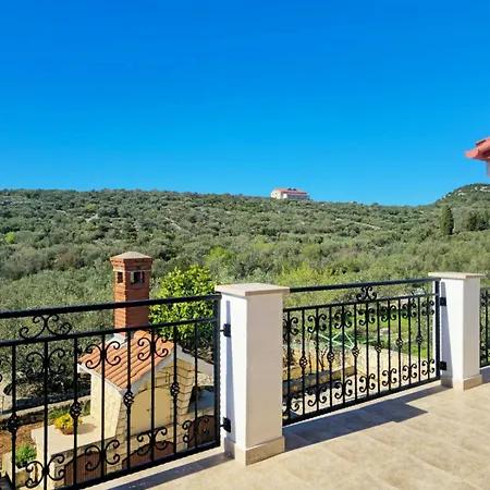 Olive Grove Retreat *