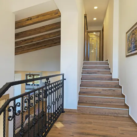 Olive Grove Retreat * Kali